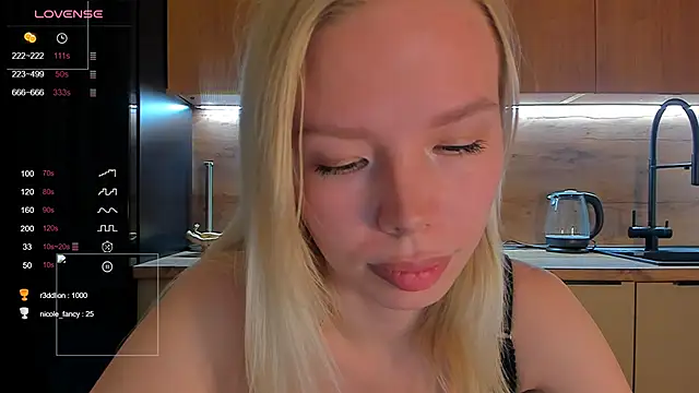 Snapshot of Olivia_Bells chatting on 05.03.26 Olivia Bells online show from 05.03.26