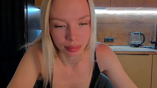 Snapshot of Olivia_Bells chatting on 05.08.26 Olivia Bells online show from 05.08.26