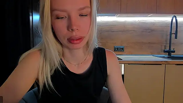 Snapshot of Olivia_Bells chatting on 05.09.26 Olivia Bells online show from 05.09.26
