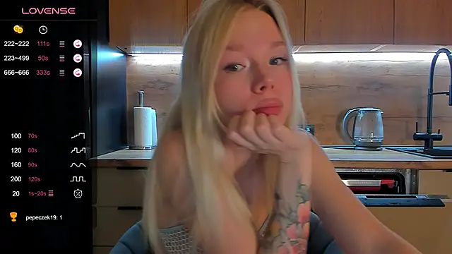 Snapshot of Olivia_Bells chatting on 05.20.26 Olivia Bells online show from 05.20.26