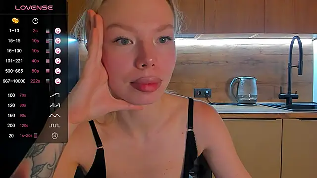 Snapshot of Olivia_Bells chatting on 05.21.26 Olivia Bells online show from 05.21.26