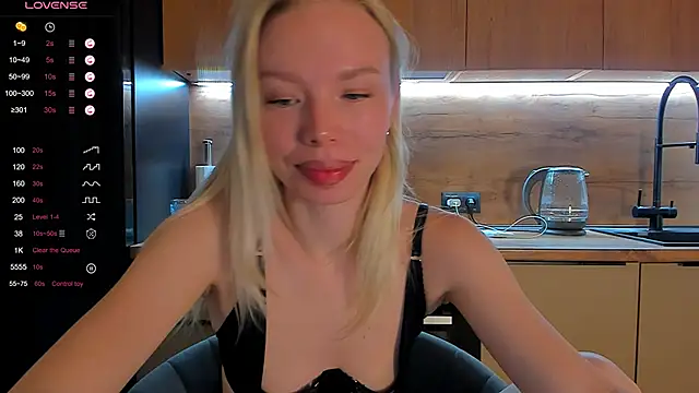 Snapshot of Olivia_Bells chatting on 05.30.26 Olivia Bells online show from 05.30.26