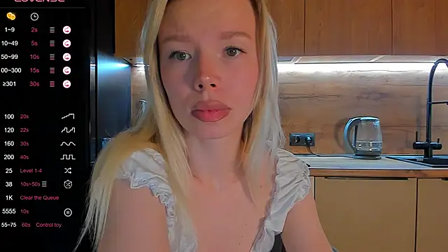 Snapshot of Olivia_Bells chatting on 06.03.26 Olivia Bells online show from 06.03.26