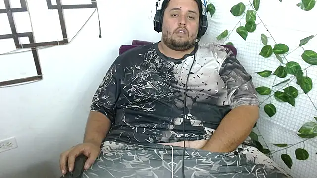 Snapshot of altairstudiosvip_ chatting on 09.30.25 altairstudiosvip online show from 09.30.25