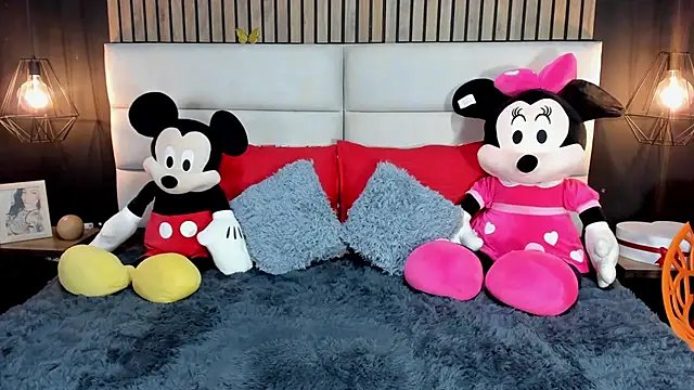 NiicolleMiller online show from 02.28.25