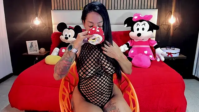 NiicolleMiller online show from 03.12.25