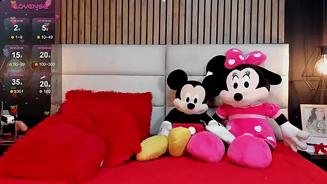 NiicolleMiller online show from 09.27.25