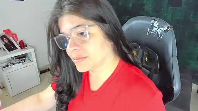 Snapshot of BellaFlaming chatting on 02.01.25 BellaFlaming online show from 02.01.25