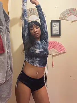 Snapshot of Iceblanca chatting on 03.06.25 Iceblanca online show from 03.06.25