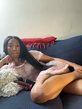 Snapshot of Iceblanca chatting on 10.30.25 Iceblanca online show from 10.30.25