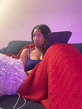 Snapshot of Iceblanca chatting on 11.03.25 Iceblanca online show from 11.03.25