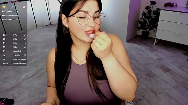 Snapshot of Talla_a chatting on 05.10.26 Talla a online show from 05.10.26