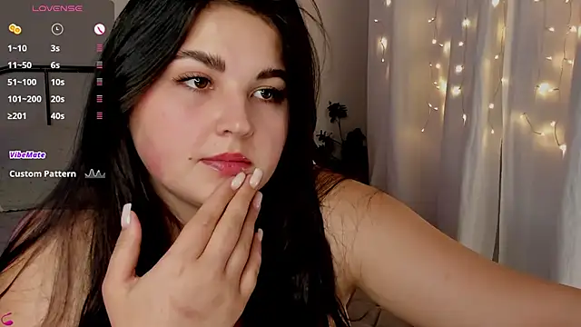 Snapshot of Talla_a chatting on 07.28.26 Talla a online show from 07.28.26
