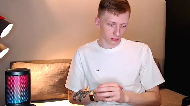 juliaanddima online show from 10.23.25