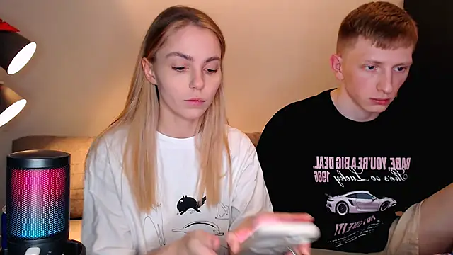 juliaanddima online show from 10.24.25