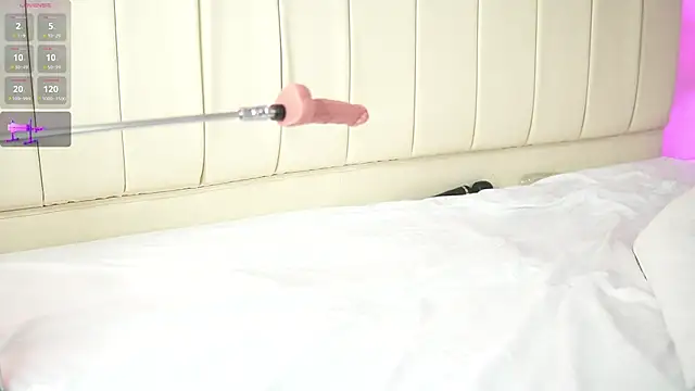 caroline adams  online show from 03.12.25