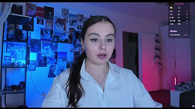 Snapshot of Tenderalise chatting on 12.24.24 Tenderalise online show from 12.24.24