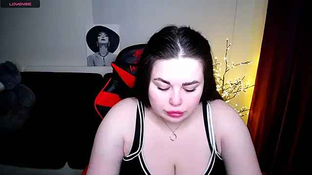 Emily Mo online show from 01.30.25