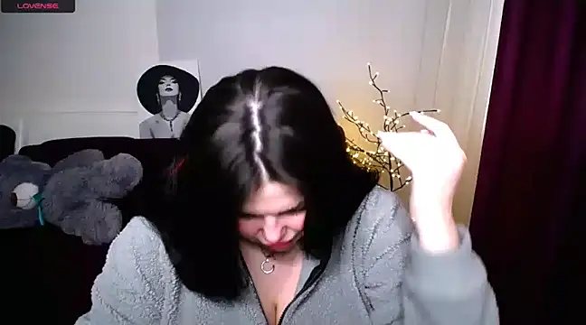 Emily Mo online show from 03.05.25