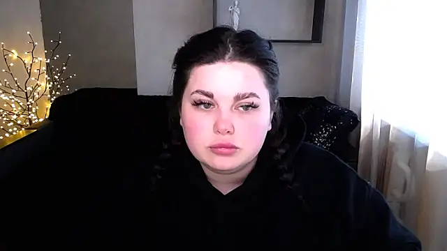 Emily Mo online show from 03.21.25