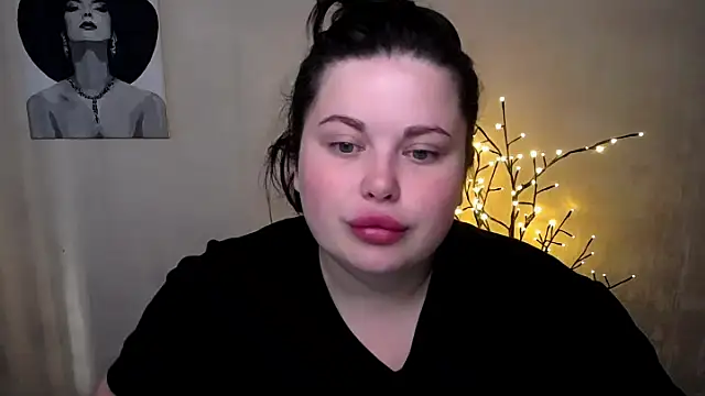 Emily Mo online show from 09.11.25