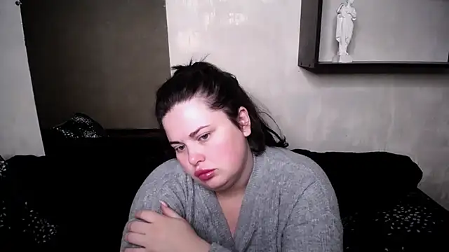 Emily Mo online show from 10.04.25