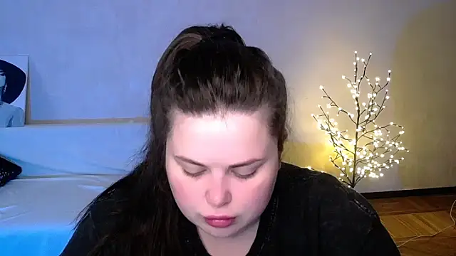 Emily Mo online show from 06.04.26