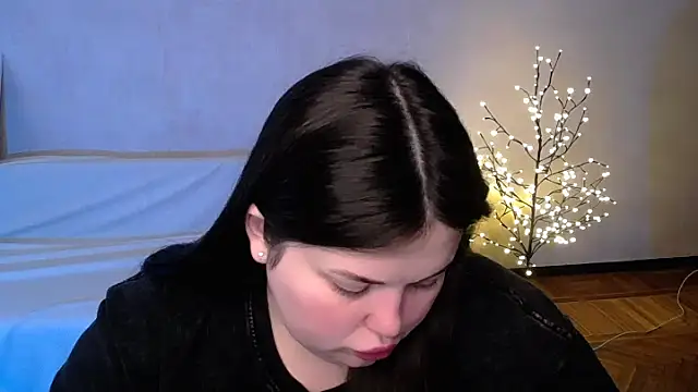 Emily Mo online show from 06.05.26