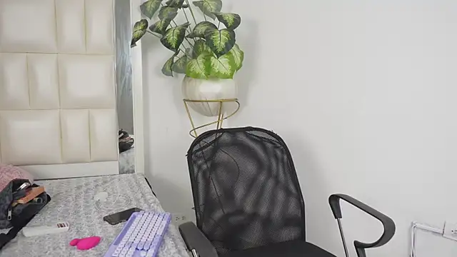 Anais aradia online show from 09.26.25