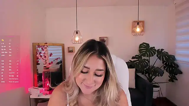 Snapshot of dina_ride chatting on 09.23.25 dina ride online show from 09.23.25