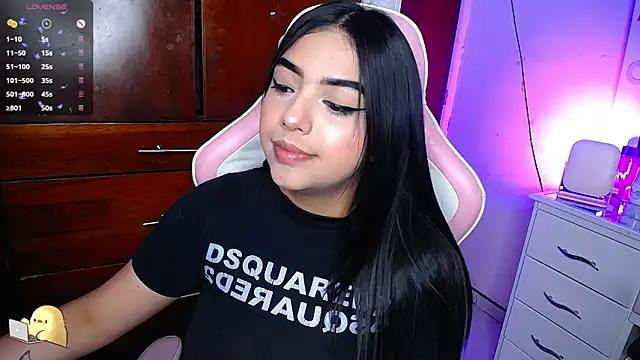 Snapshot of eva_six chatting on 12.04.24 eva six online show from 12.04.24