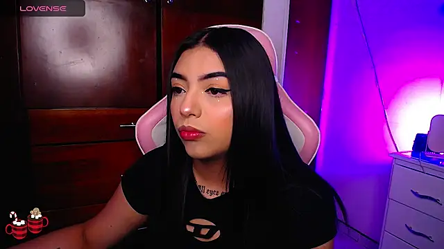 Snapshot of eva_six chatting on 12.27.24 eva six online show from 12.27.24