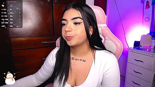 Snapshot of eva_six chatting on 02.08.25 eva six online show from 02.08.25