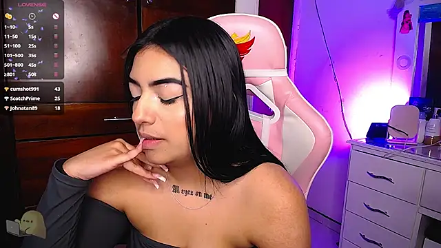 Snapshot of eva_six chatting on 02.19.25 eva six online show from 02.19.25