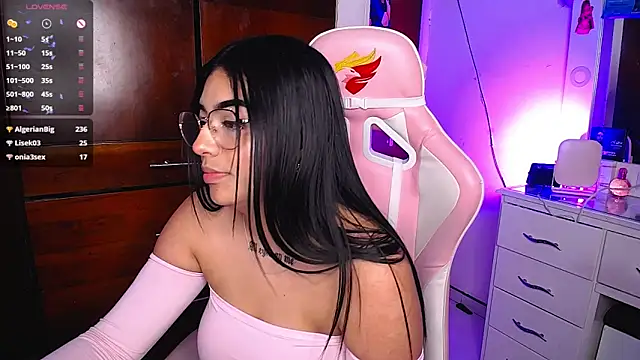 Snapshot of eva_six chatting on 03.12.25 eva six online show from 03.12.25