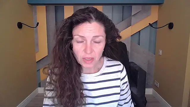 EllaLong online show from 04.05.26