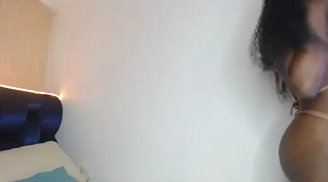 NaiaGils online show from 02.01.25