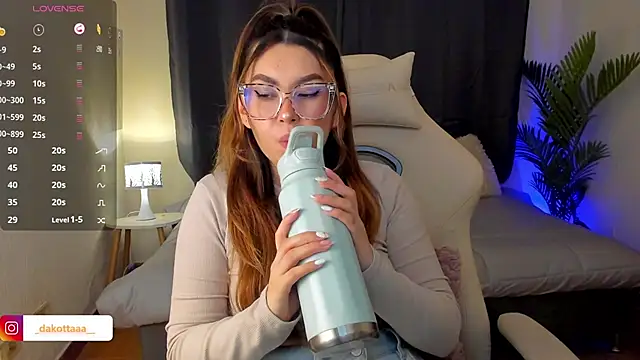 Snapshot of dakottaa_ chatting on 10.22.25 dakottaa online show from 10.22.25