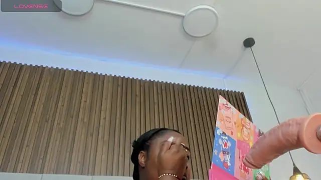 Saravy Blandon online show from 10.03.25