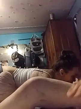 Snapshot of Thicknjuicy1986 chatting on 10.08.25 Thicknjuicy1986 online show from 10.08.25