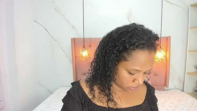 Snapshot of Belle_Brunette chatting on 11.20.25 Belle Brunette online show from 11.20.25