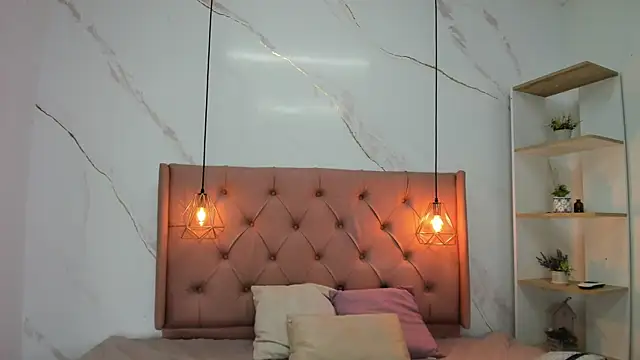 Snapshot of Belle_Brunette chatting on 11.27.25 Belle Brunette online show from 11.27.25