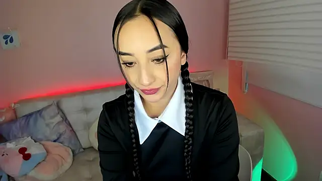 tinysara online show from 11.17.25