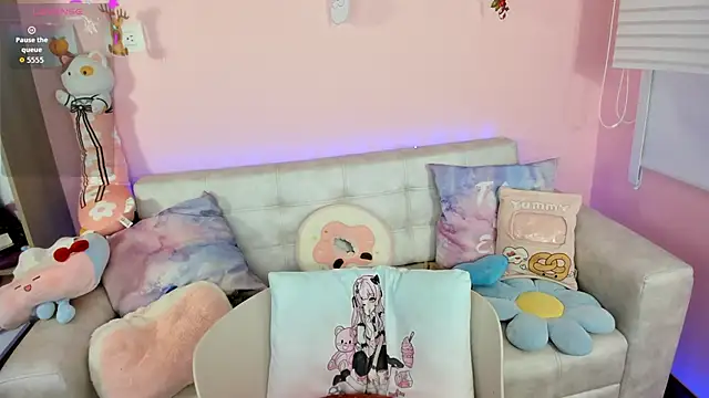 tinysara online show from 12.19.25