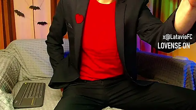 Snapshot of Midnighter_ chatting on 10.31.25 Midnighter  online show from 10.31.25