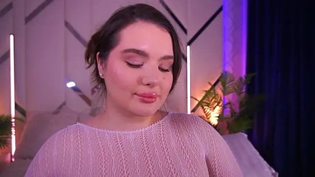 CuteAmberr online show from 11.28.25