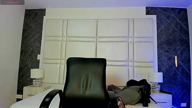 charlottewhitte online show from 02.28.26