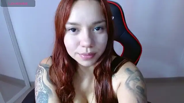 Snapshot of samantha_tattu chatting on 02.18.25 samantha tattu online show from 02.18.25