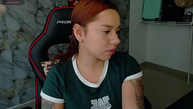 Snapshot of samantha_tattu chatting on 10.08.25 samantha tattu online show from 10.08.25