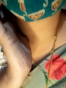 Snapshot of tuttifrutti17 chatting on 01.02.25 tuttifrutti17 online show from 01.02.25